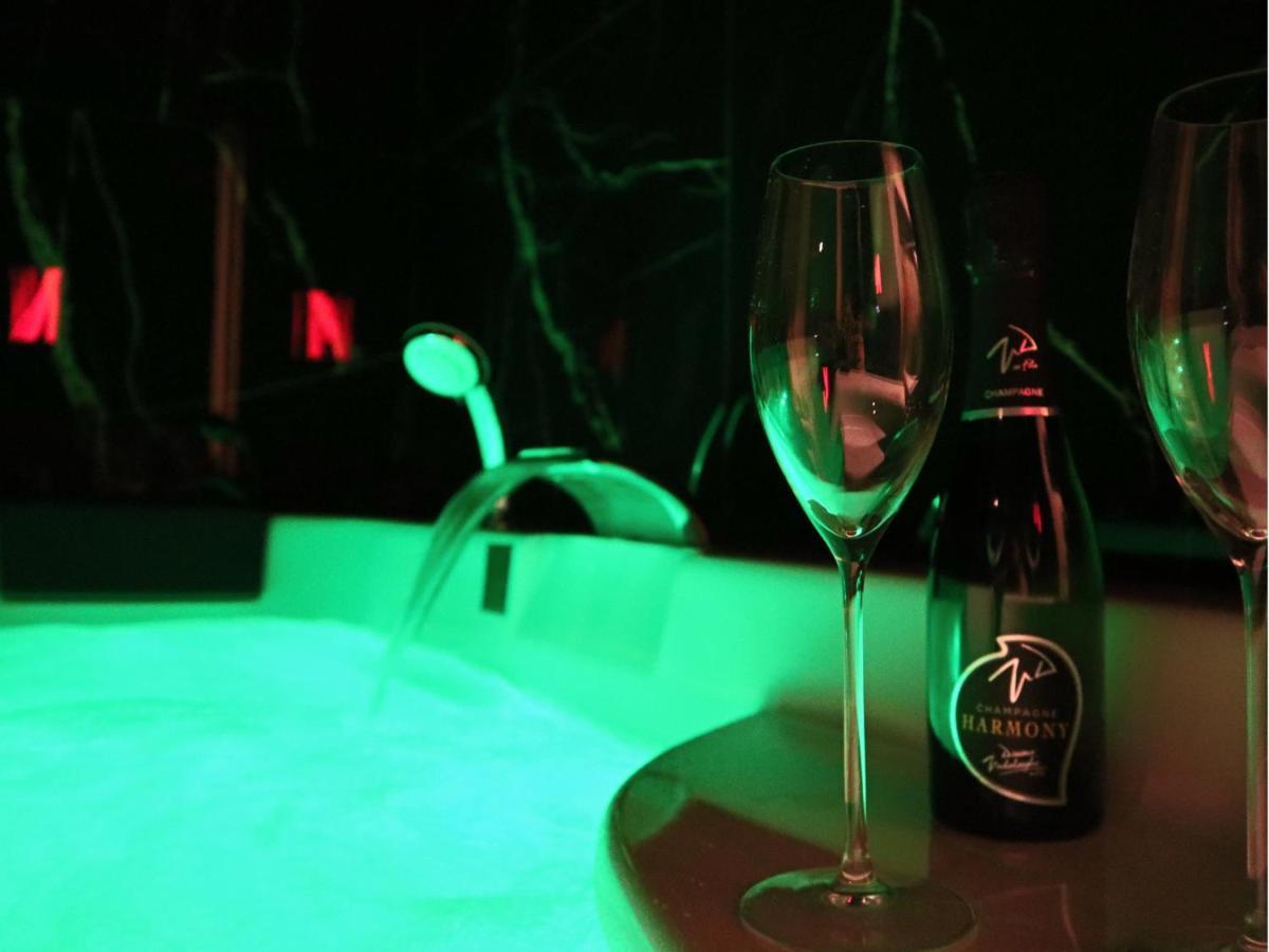 Sejour Detente A Saint-Omer - Jacuzzi Prive, Terrasse, Centre-Ville Et Parking Gratuit Екстер'єр фото