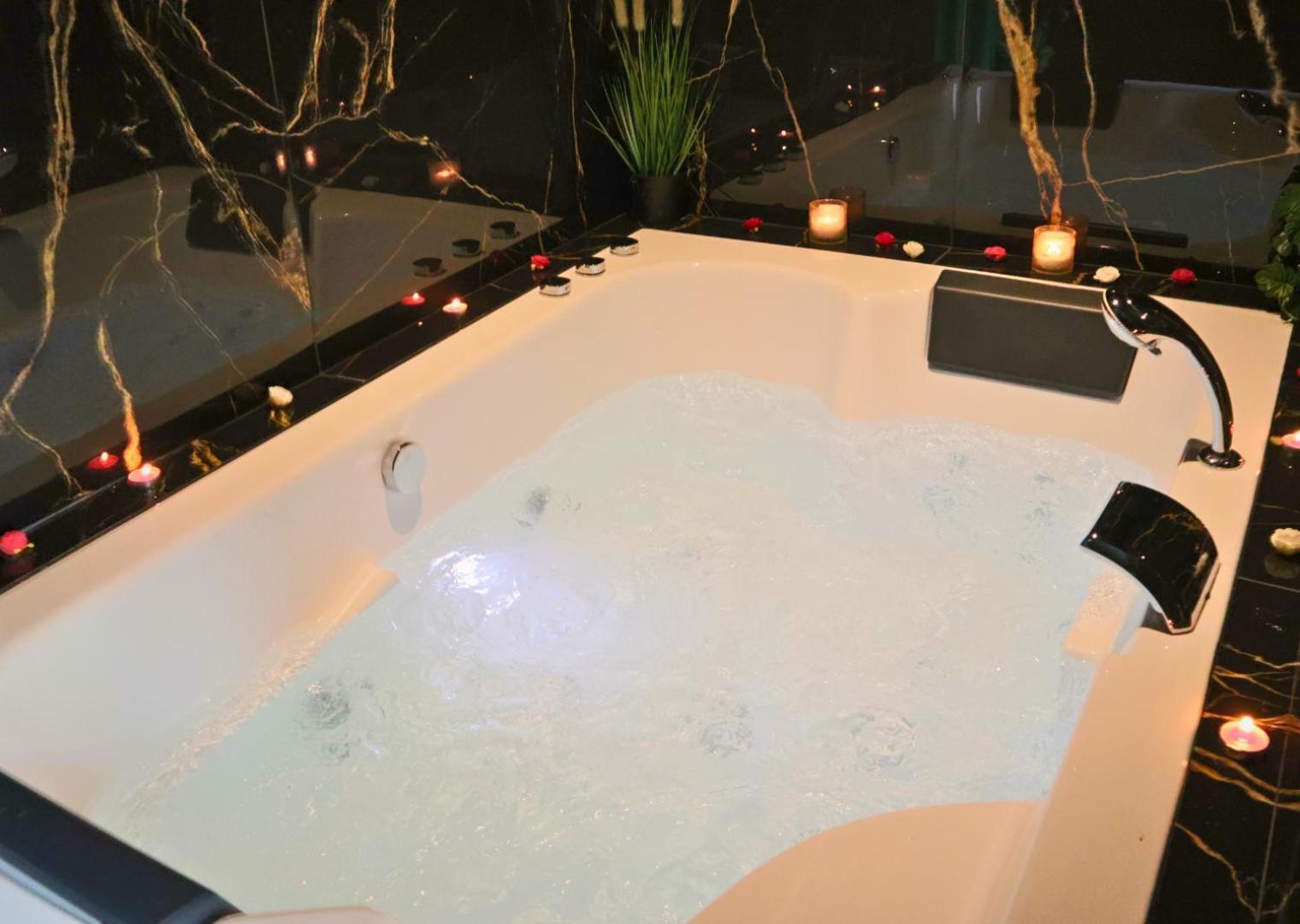 Sejour Detente A Saint-Omer - Jacuzzi Prive, Terrasse, Centre-Ville Et Parking Gratuit Екстер'єр фото